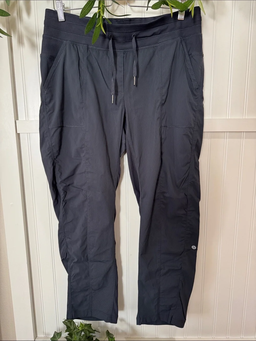 #369 LULULEMON ATHLETICA Charcoal Gray Dance Studio Pants 12S